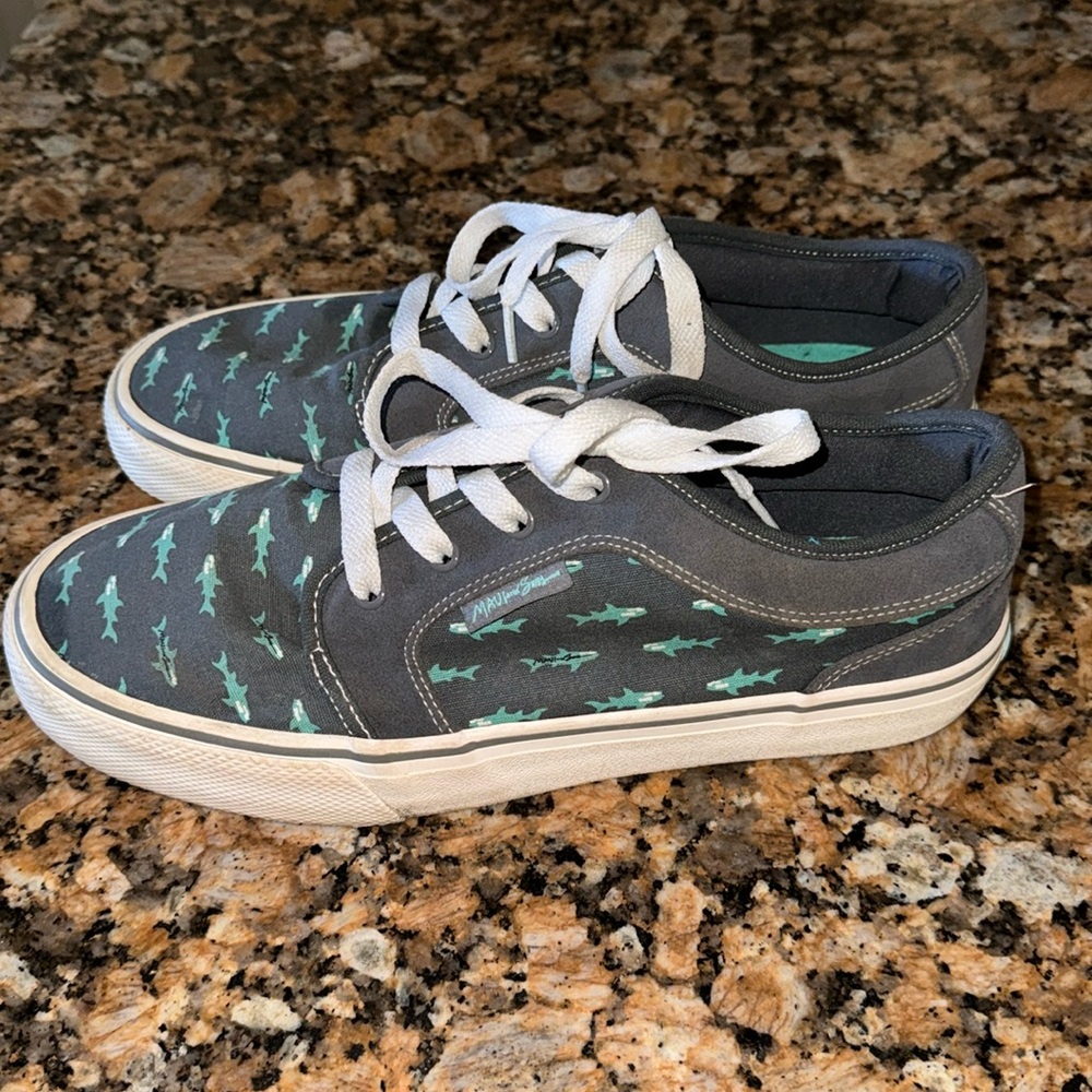 Maui and Sons Casual Board Shoes / Sneakers with Shark print pattern Size 9